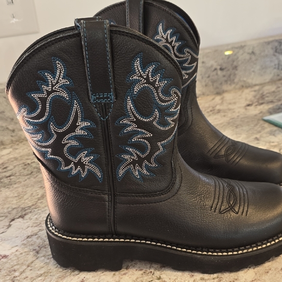 New In Box Ariat Fatbaby Black Leather Boots with Blue Stitching - Picture 4 of 12